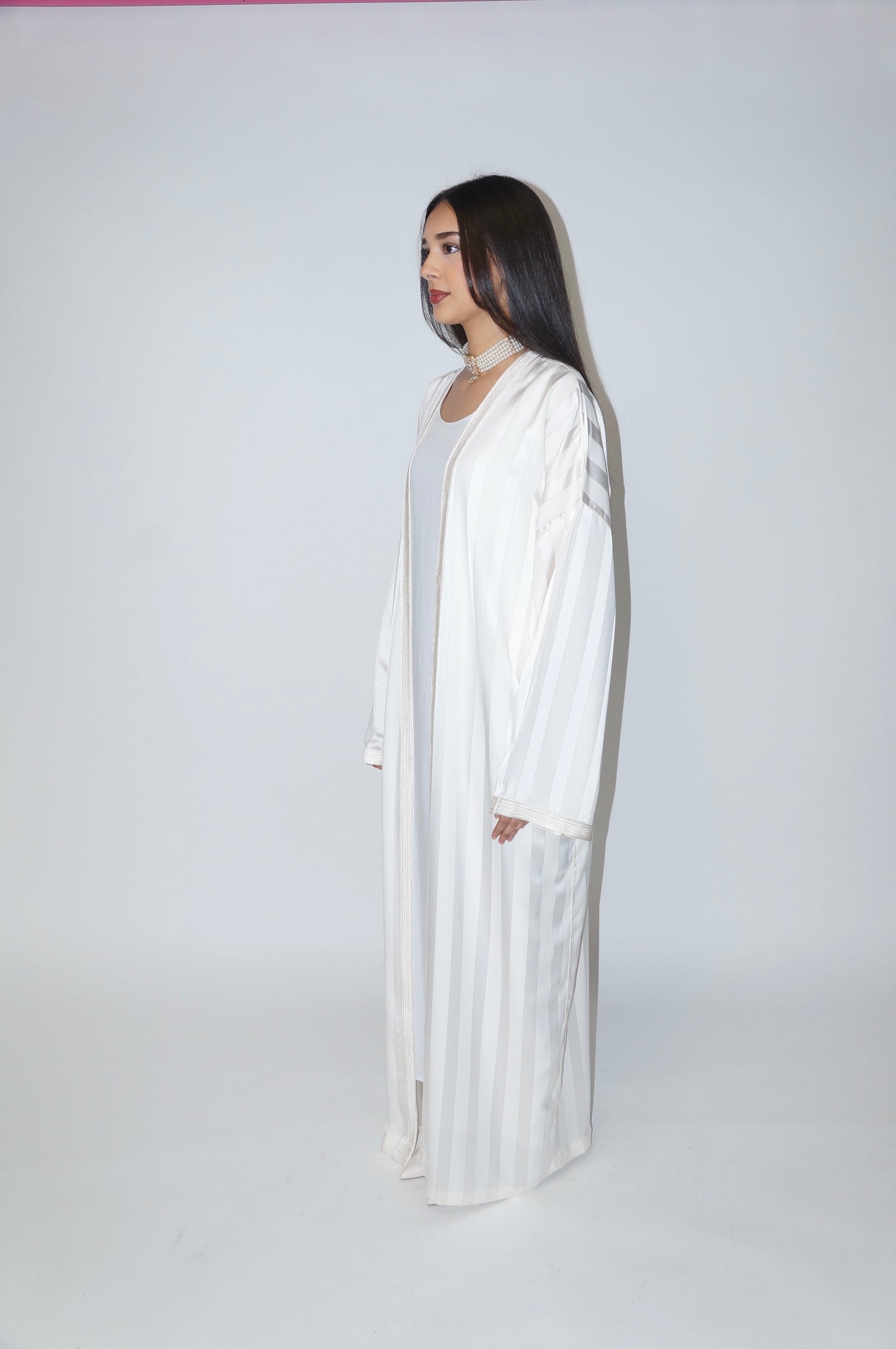 AMIRA Abaya - Puderweiss